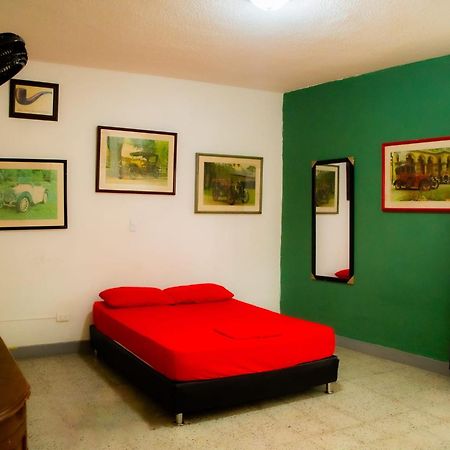 Casa Almarita - Hostal, Bar Y Restaurante Medellín Buitenkant foto