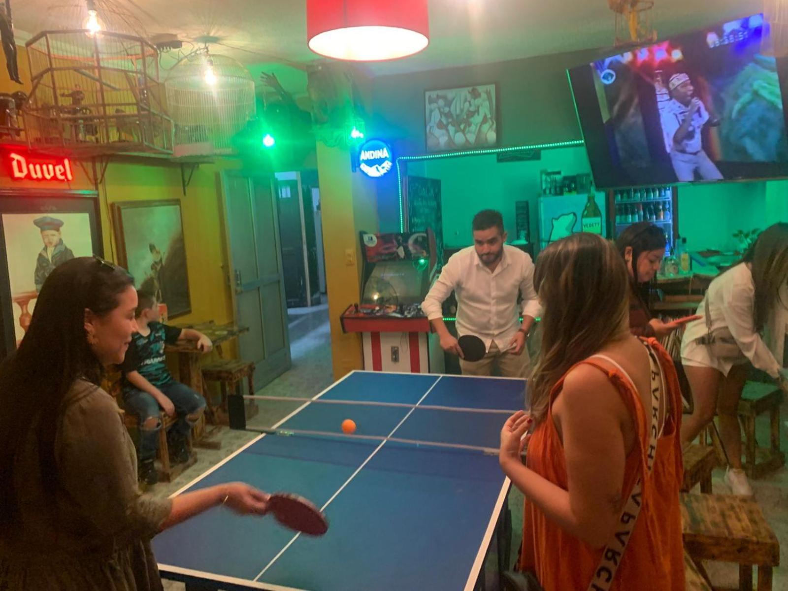 Casa Almarita - Hostal, Bar Y Restaurante Medellín Buitenkant foto